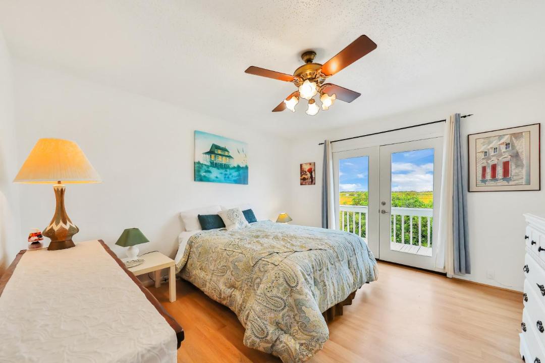 Photo of Bedroom in Bermuda Beach