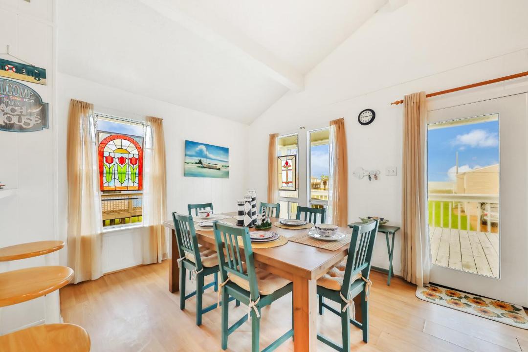 Photo of Livingroom in Bermuda Beach