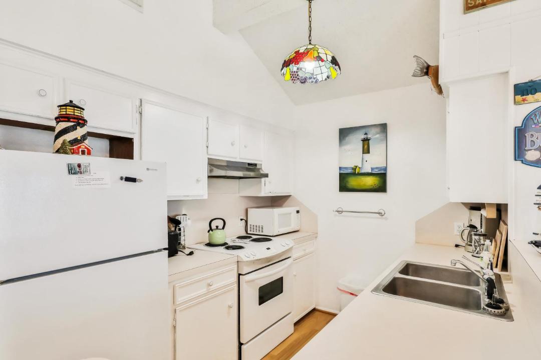 Photo of Kitchen in Bermuda Beach