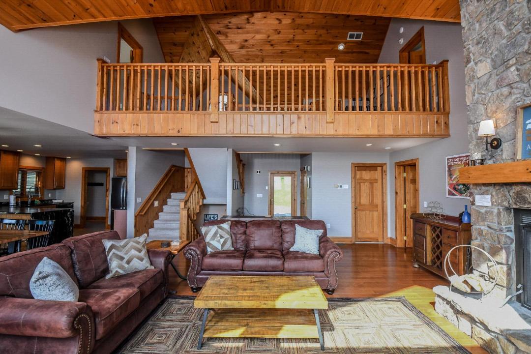 Photo of Livingroom in McHenry