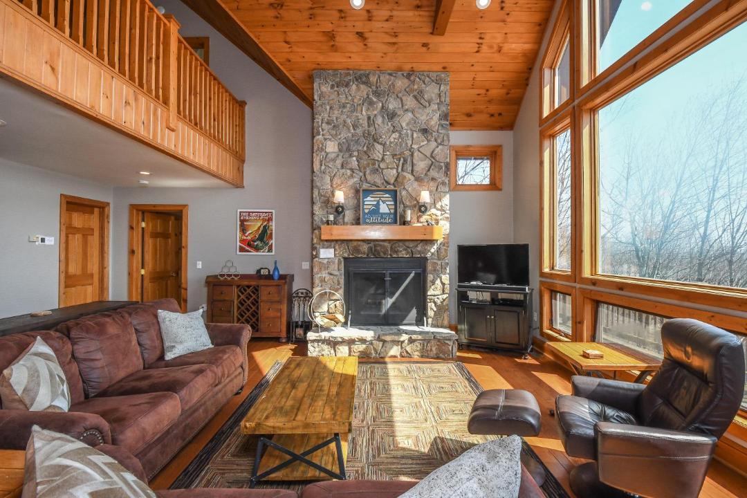 Photo of Livingroom in McHenry