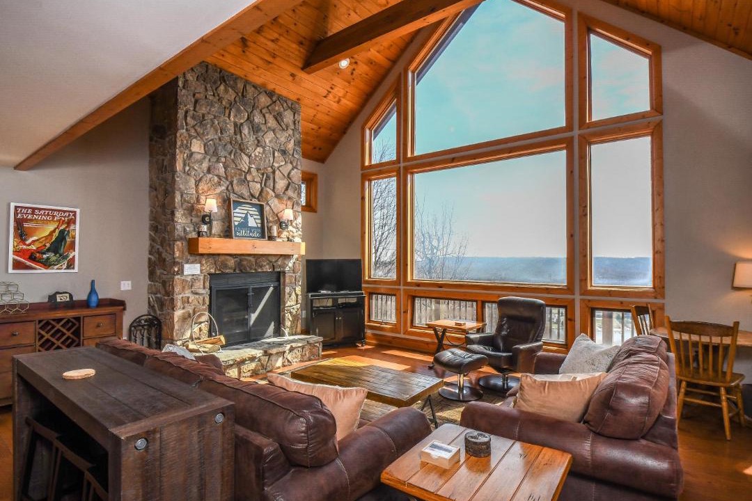 Photo of Livingroom in McHenry