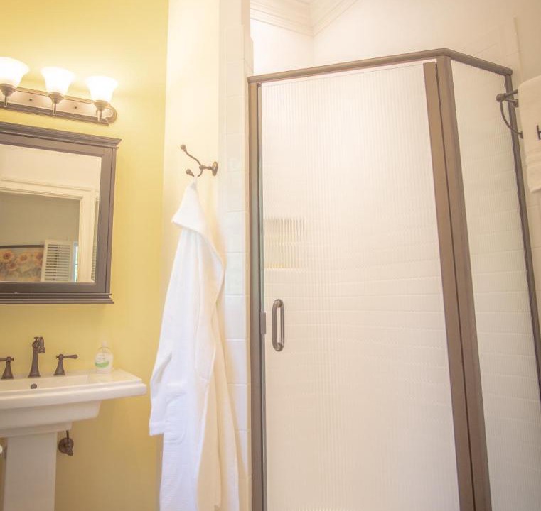 Photo of Bathroom in Oakpark