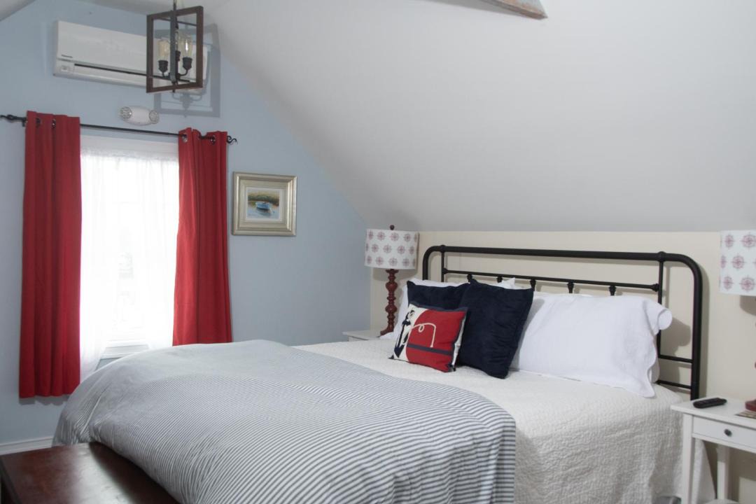 Photo of Bedroom in Bay Shore