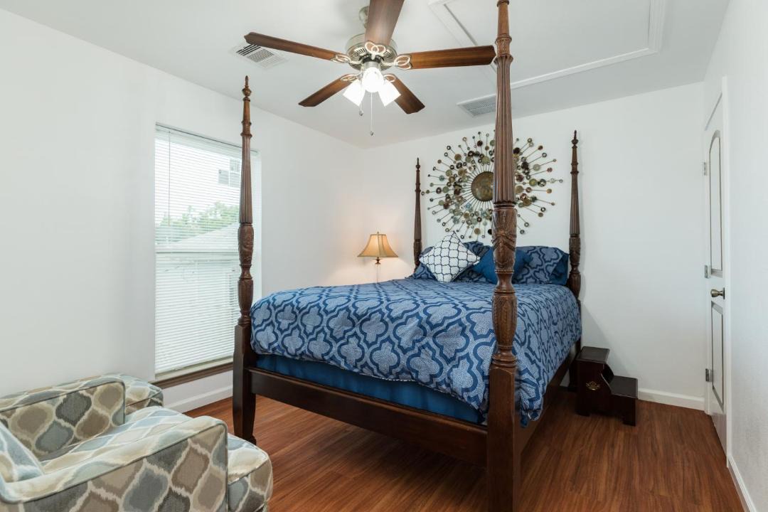 Photo of Bedroom in Galveston