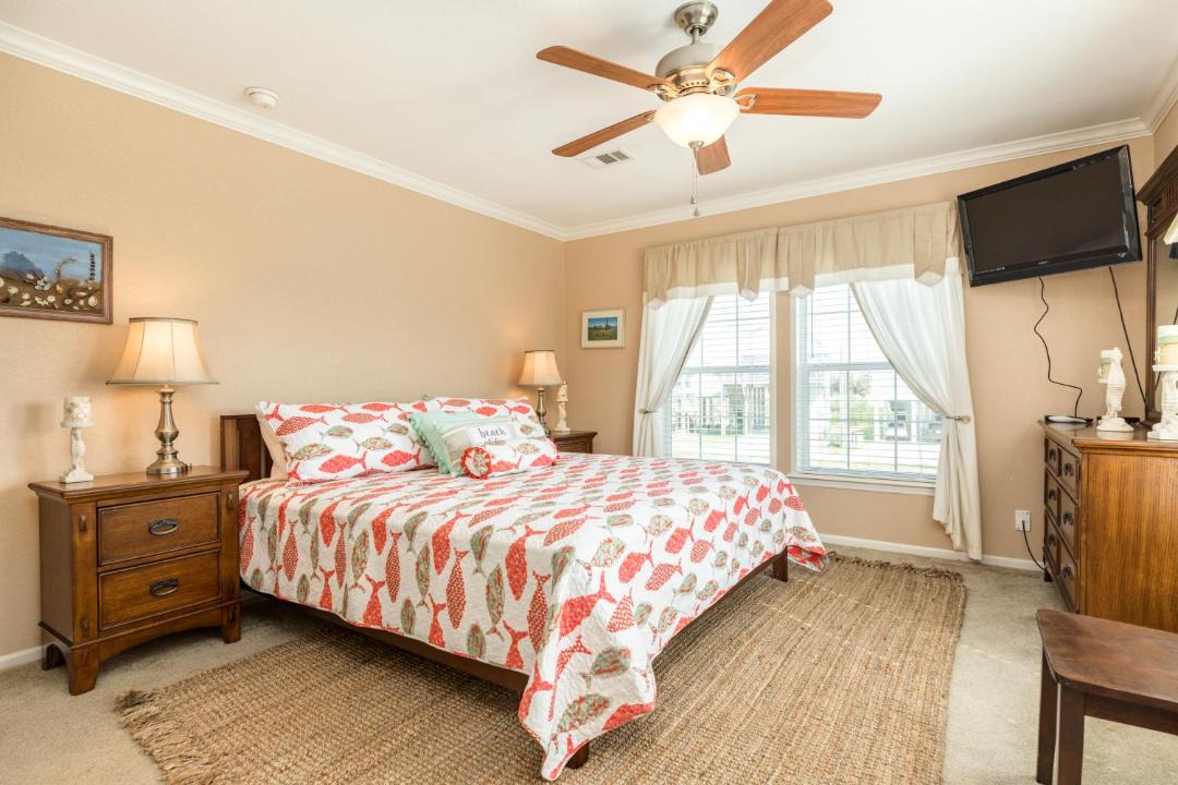 Photo of Bedroom in Crystal Beach