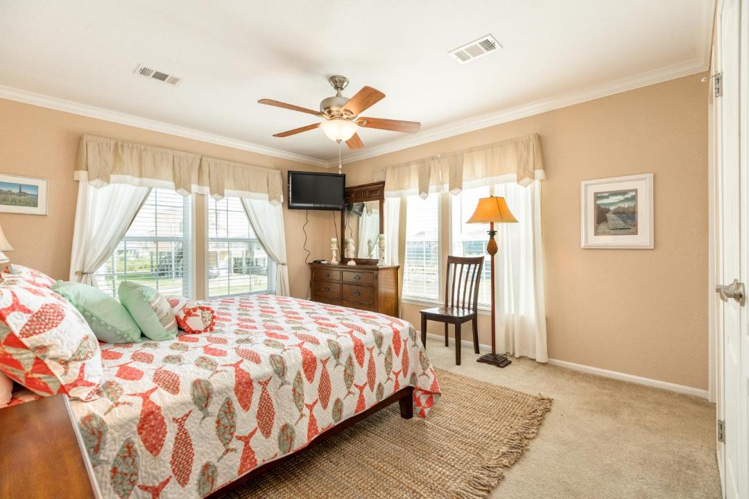 Photo of Bedroom in Crystal Beach