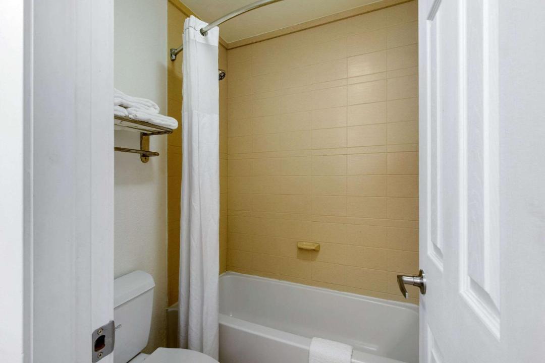 Photo of Bathroom in Clute