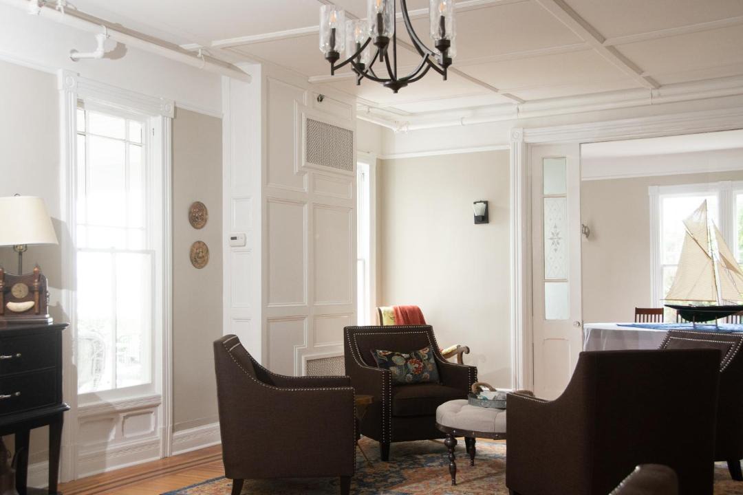 Photo of Livingroom in Bay Shore