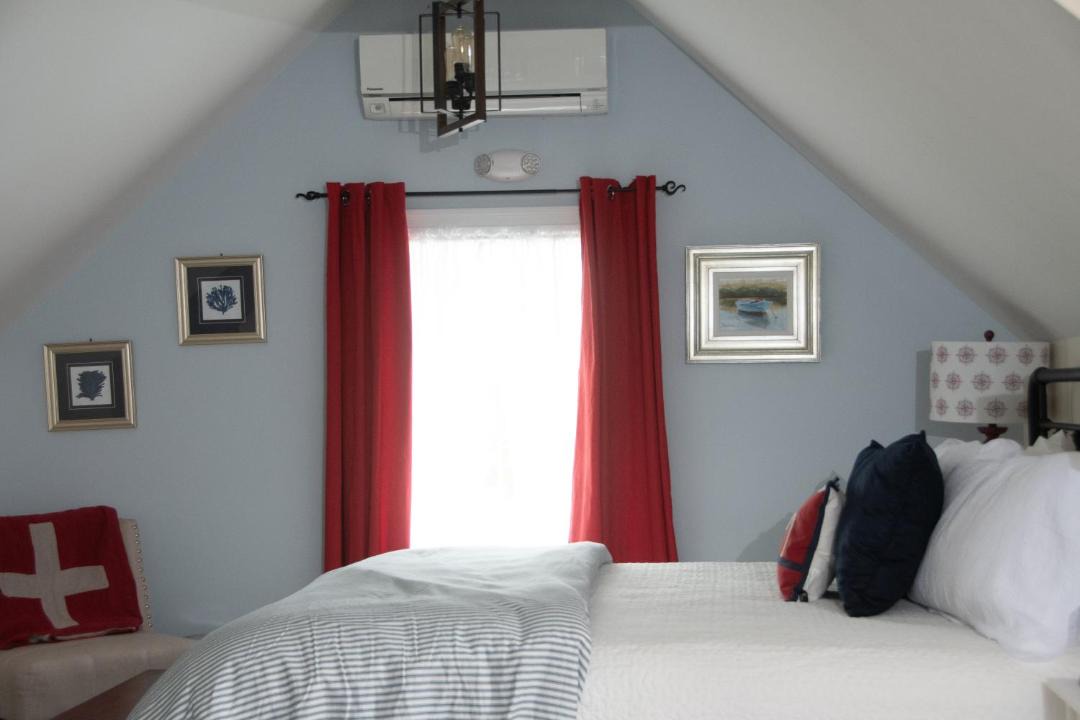 Photo of Bedroom in Bay Shore