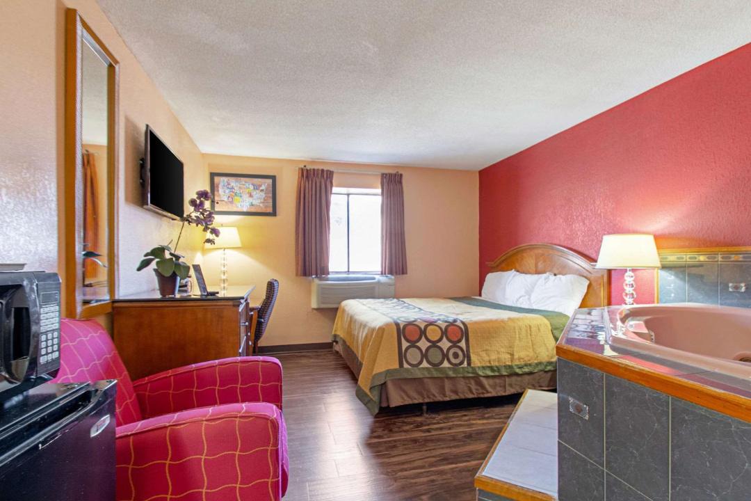 Photo of Livingroom in Utica