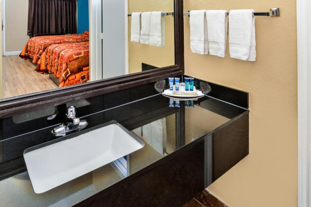 Photo of Bathroom in Clodine