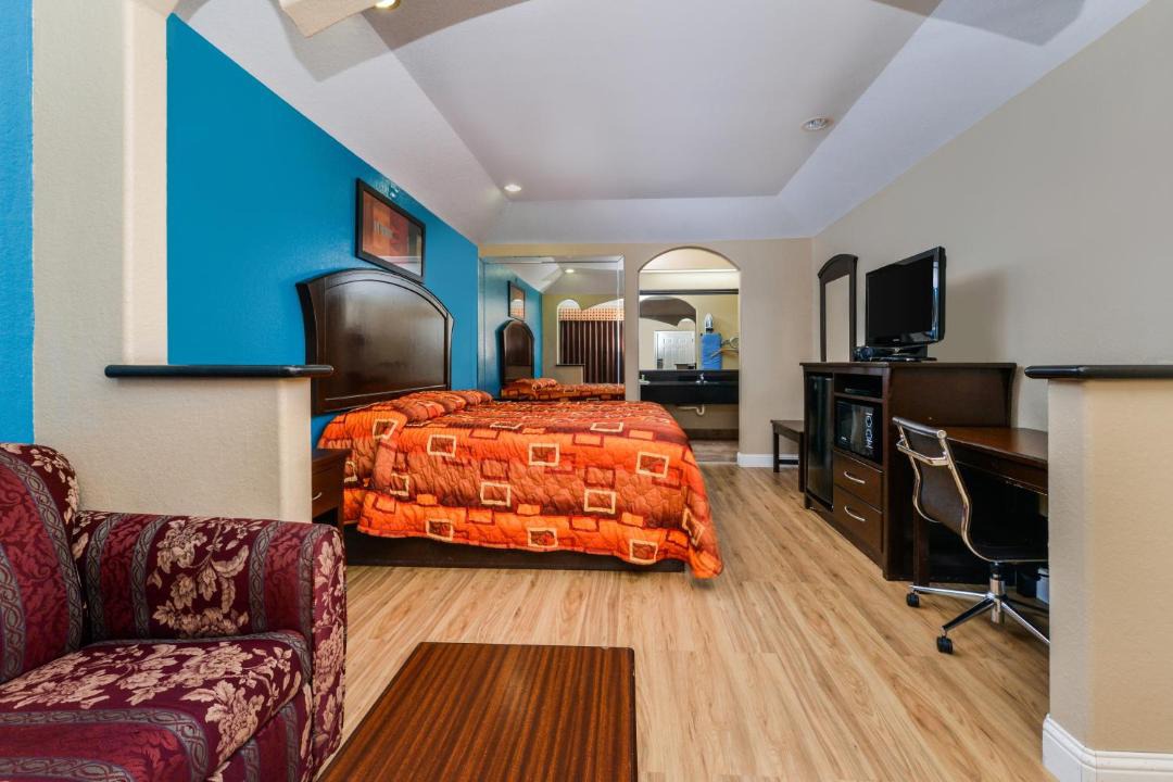 Photo of Bedroom in Clodine