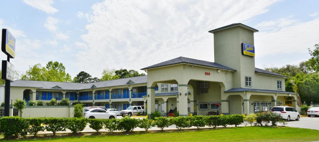 Photo of Buildings in Alvin