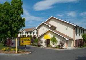 Days Inn by Wyndham Greenfield