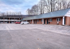 Colonial Motel and Spa