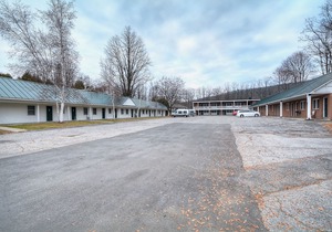 Colonial Motel and Spa