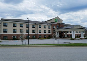 Holiday Inn Express and Suites Wheeling, an Ihg Hotel