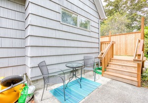 New listing! Newly remodeled inn suite w/ kitchenette & easy beach access!