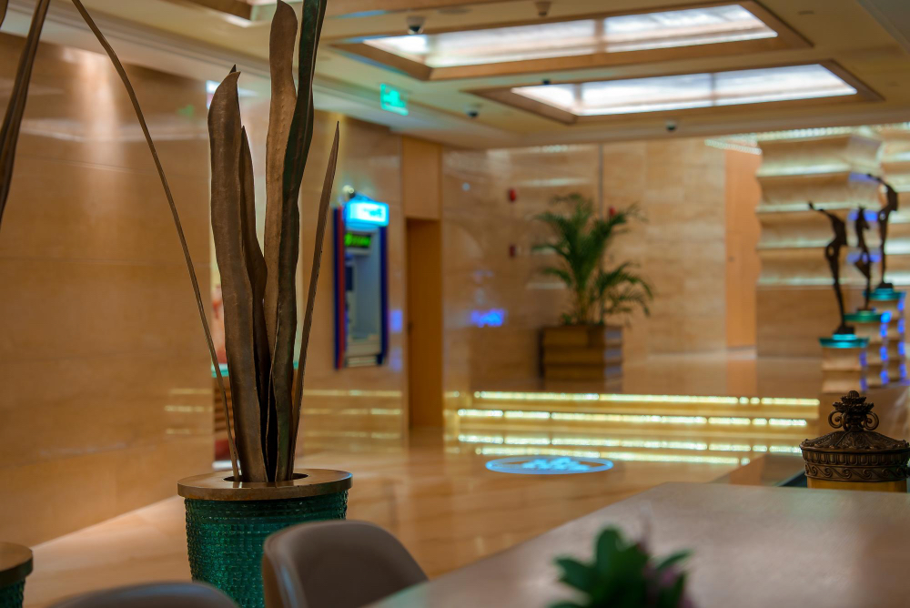 Colony Club E23