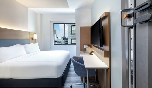 Standard Room, 1 King Bed