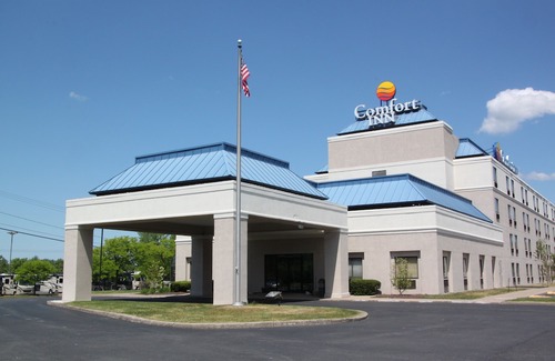 Lindbergh Lawns Hotel | Comfort Inn - Nys Fairgrounds