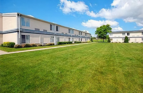 Latham Hotel | Quality Inn & Suites Albany Airport