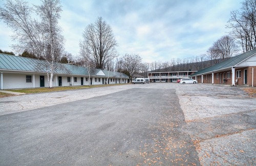 Brattleboro Hotel | Colonial Motel and Spa