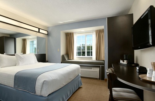 Geneva Hotel | Microtel Inn and Suites by Wyndham - Geneva