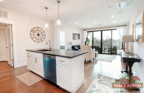 Saratoga Springs Condo | Luxurious Manhattan-Style Condo for Rent