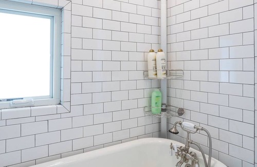 Woodstock Cottage | Woodstock Carriage House, Walk-to-town, Full Summer or Summer/Fall