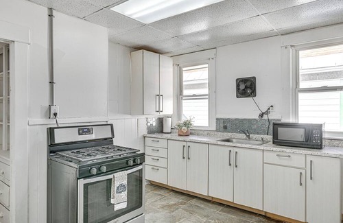 Rotterdam Apartment | Schenectady Vacation Rental ~ 18 Mi to Albany!