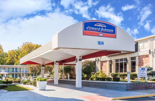 Colonie Hotel | Howard Johnson by Wyndham Albany