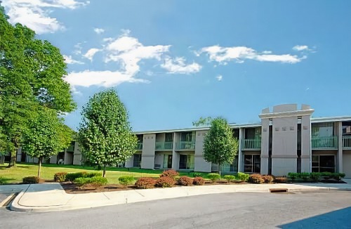 Newburgh Hotel | Howard Johnson by Wyndham Newburgh