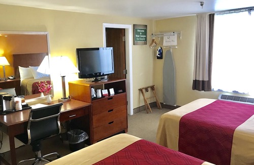 West Ossipee Hotel | Econo Lodge Lakes Region
