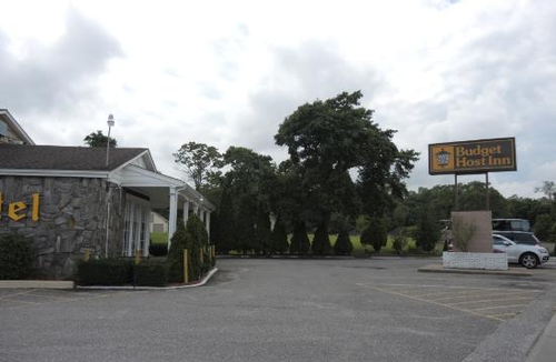 Riverhead Hotel | Budget Host East End Hotel in Riverhead