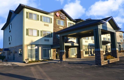 Penn Yan Hotel | Best Western Plus Vineyard Inn & Suites