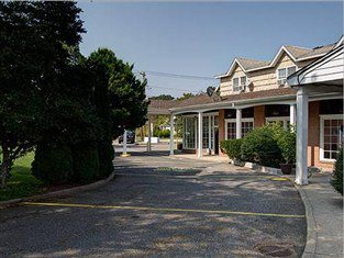 Riverhead Hotel | Budget Host East End Hotel in Riverhead