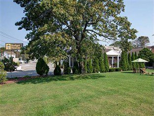 Riverhead Hotel | Budget Host East End Hotel in Riverhead