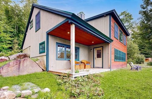 Franconia House | Cozy two-story mountain home with beautiful views & furnished patio