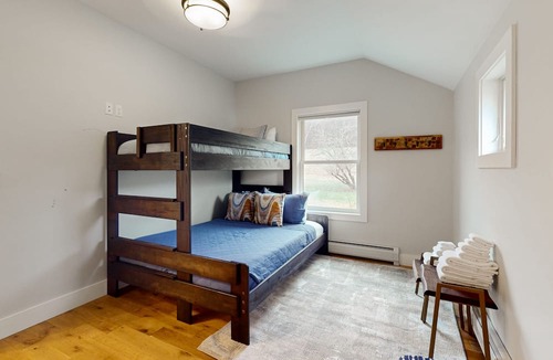 Stowe House | Beautifully crafted wilderness home with panoramic views, patio, games, & W/D