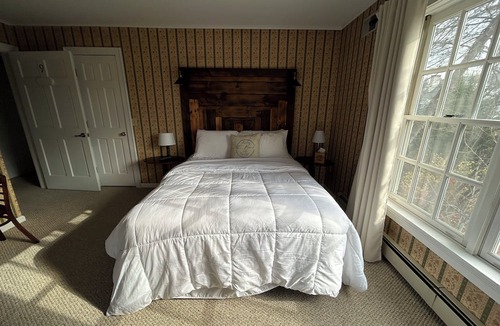 Warrensburg House | The Bond Inn Room #9