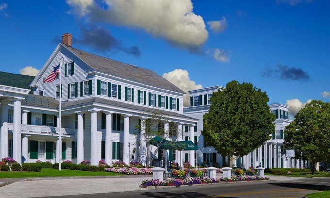 Manchester Hotel | The Equinox Golf Resort & Spa