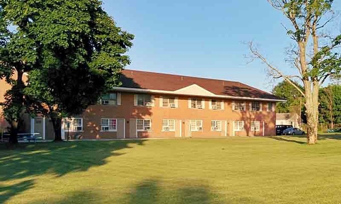 Riverhead Hotel | Budget Host East End Hotel in Riverhead